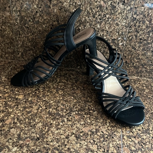 East 5th Niko Heeled Sandals Black - Picture 2 of 7